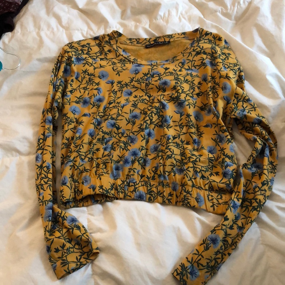 Cropped long sleeve shirt